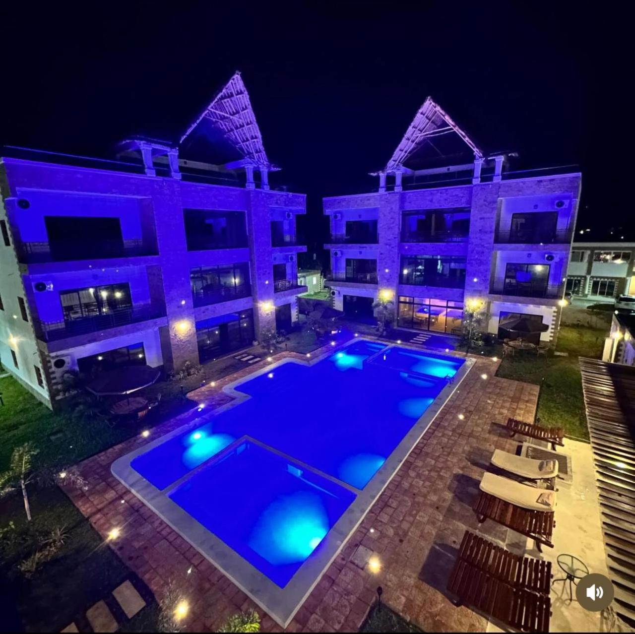 Mawe Zuri * Watamu